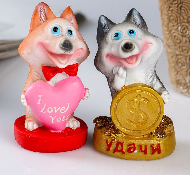 сув-р Щеночек лайки с сердцем/с монетой полистоун 8*5,6*5,3см /С-Л/8